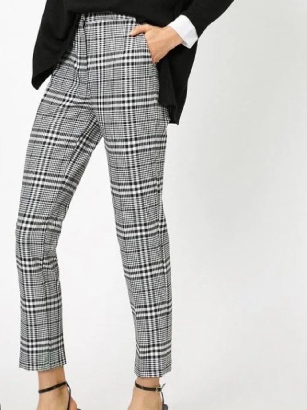 Banana Republic Sloan slim ankle pants Size 12 Black plaid cropped pants Preppy